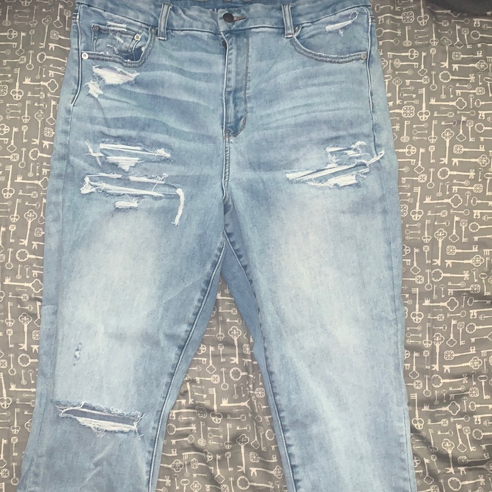 American Eagle Next Level Stretch Ripped Jean’s